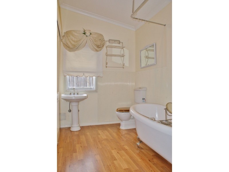 8 Henty Street, Erica VIC 3825