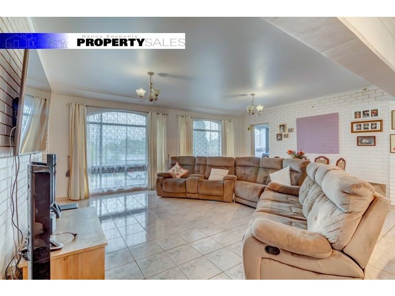 4 Smallburn Avenue, Newborough VIC 3825