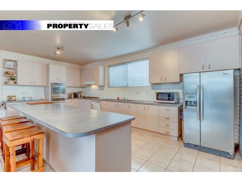 4 Smallburn Avenue, Newborough VIC 3825