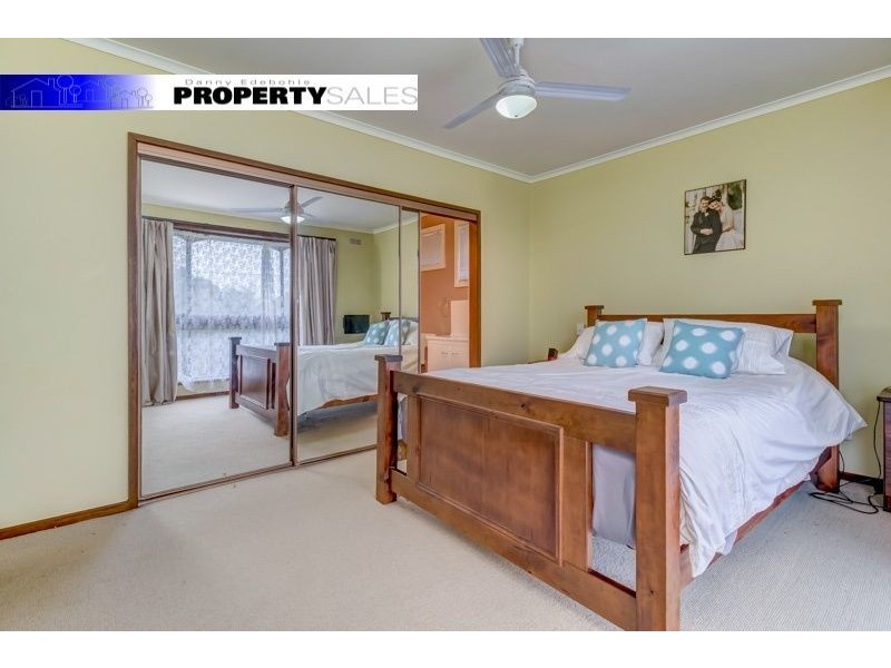 4 Smallburn Avenue, Newborough VIC 3825