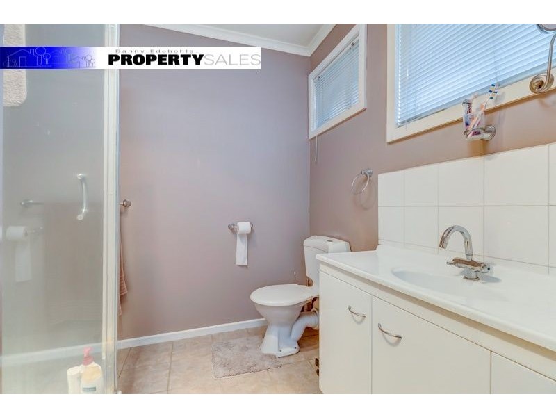 4 Smallburn Avenue, Newborough VIC 3825