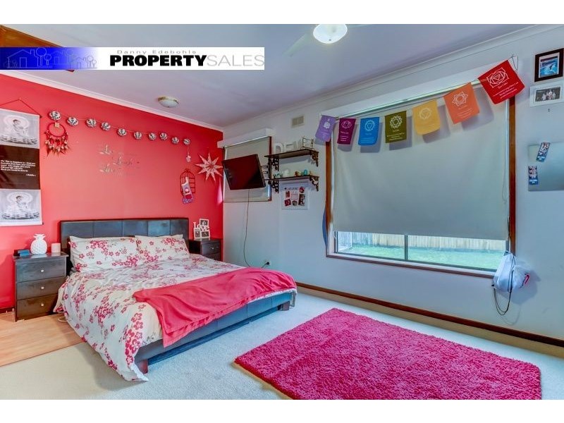 4 Smallburn Avenue, Newborough VIC 3825