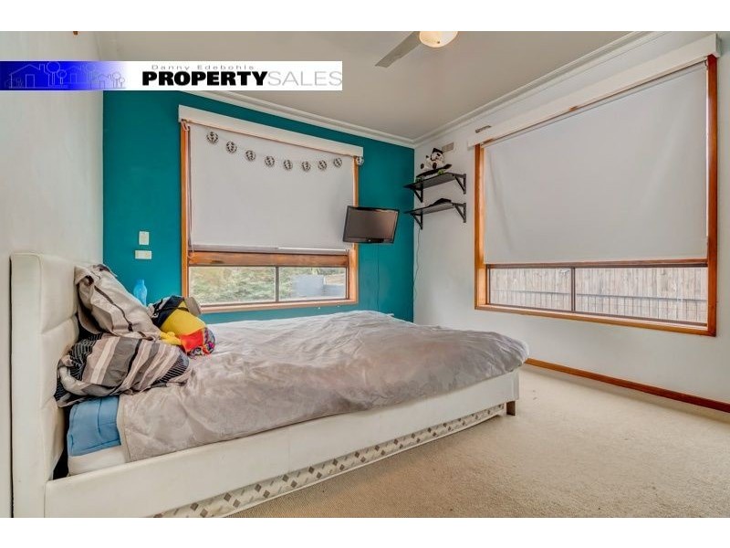 4 Smallburn Avenue, Newborough VIC 3825