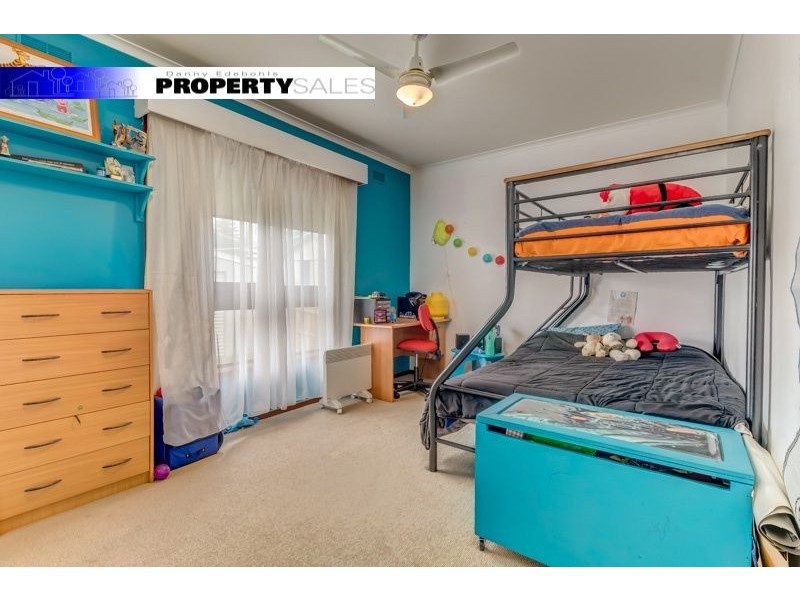 4 Smallburn Avenue, Newborough VIC 3825