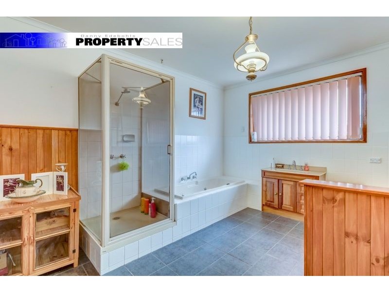 4 Smallburn Avenue, Newborough VIC 3825