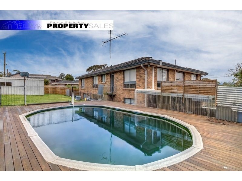 4 Smallburn Avenue, Newborough VIC 3825