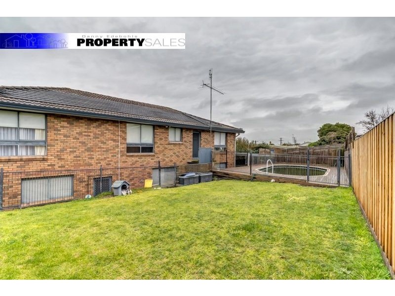 4 Smallburn Avenue, Newborough VIC 3825