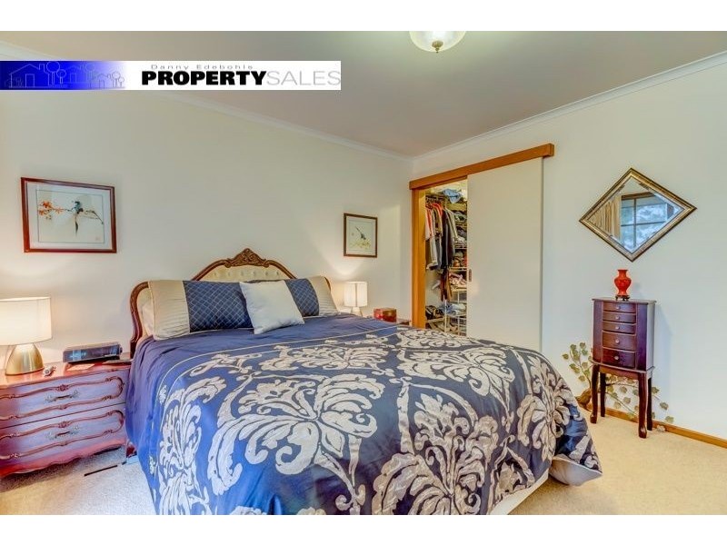 15 Scorpio Drive, Moe VIC 3825