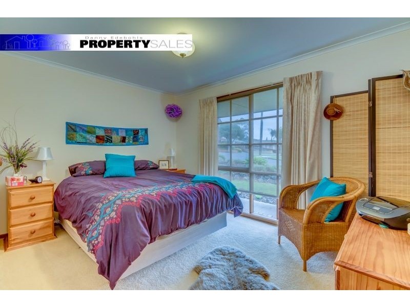 15 Scorpio Drive, Moe VIC 3825