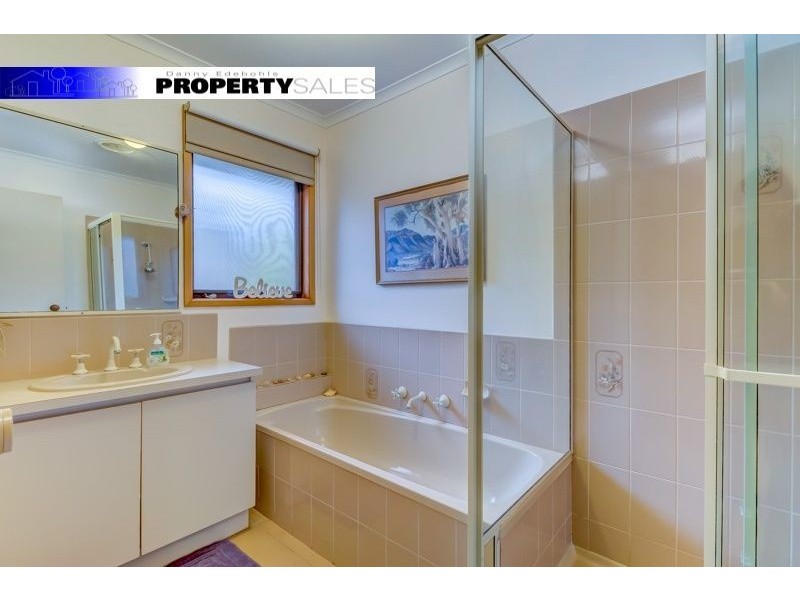 15 Scorpio Drive, Moe VIC 3825
