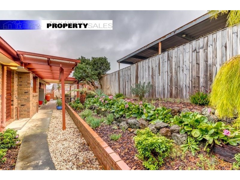 15 Scorpio Drive, Moe VIC 3825
