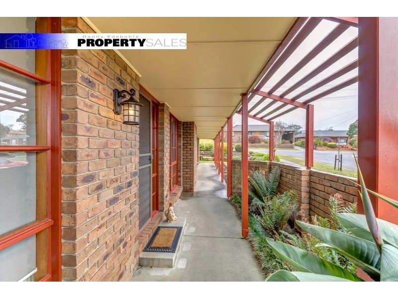 15 Scorpio Drive, Moe VIC 3825