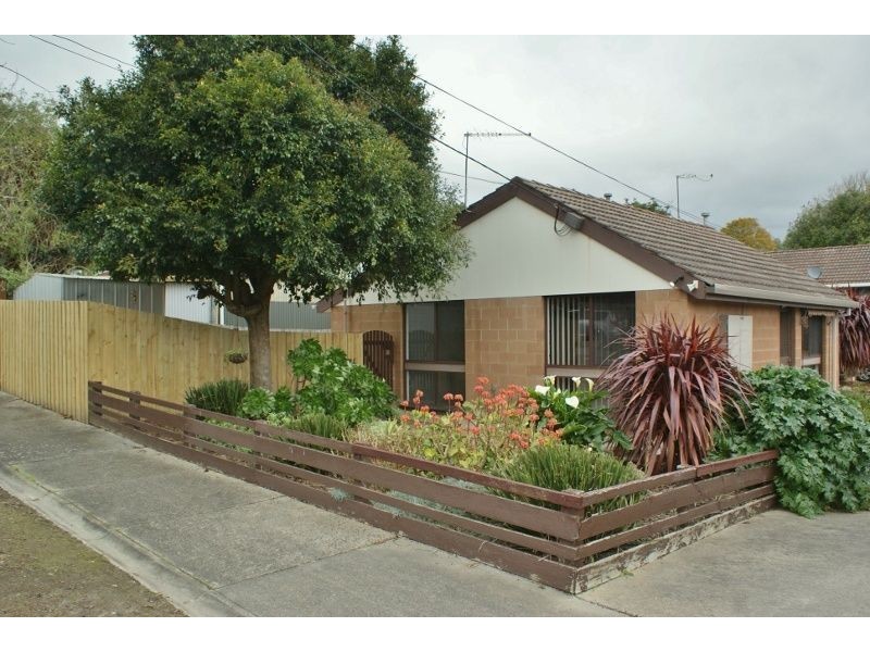 1/1 March Street, Newborough VIC 3825