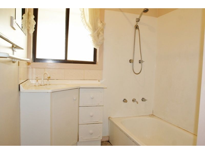 15 Childers Street, Newborough VIC 3825