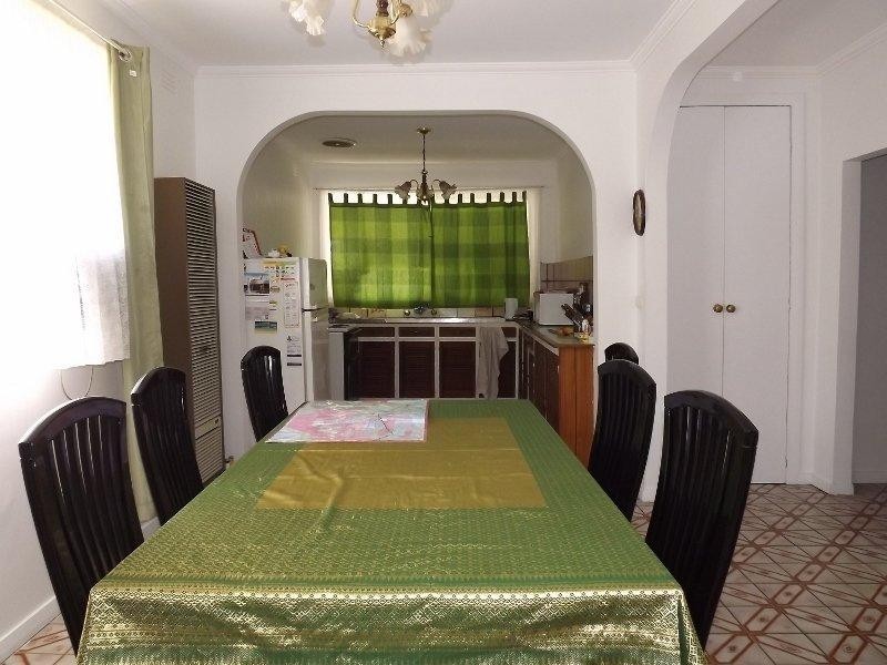 9 Gladstone St, Moe VIC 3825