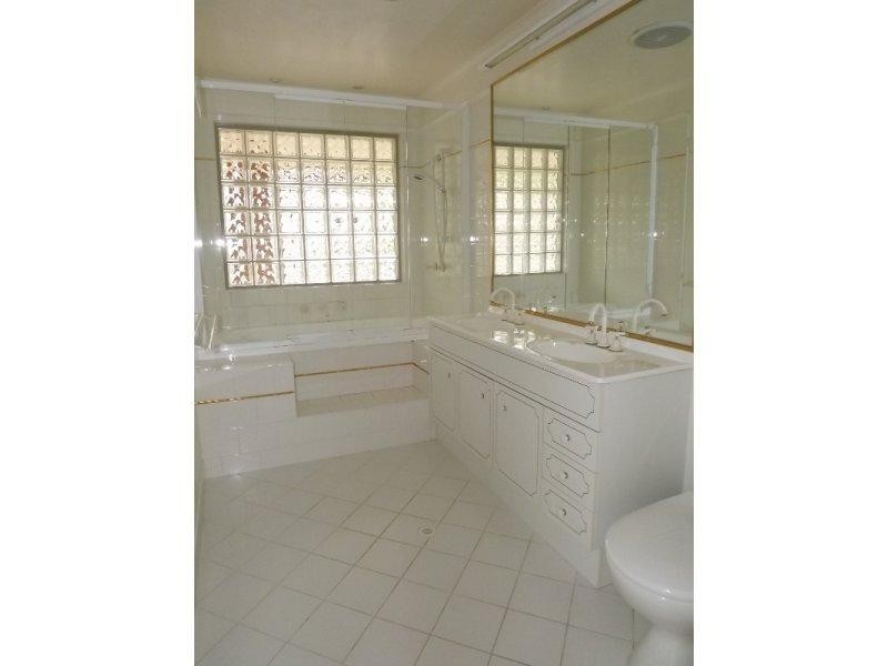 106 Southwell Avenue, Newborough VIC 3825