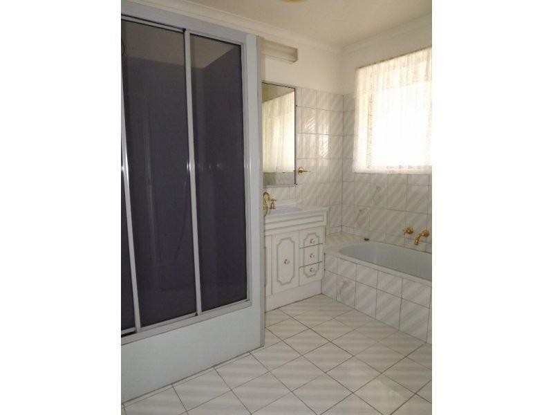 106 Southwell Avenue, Newborough VIC 3825