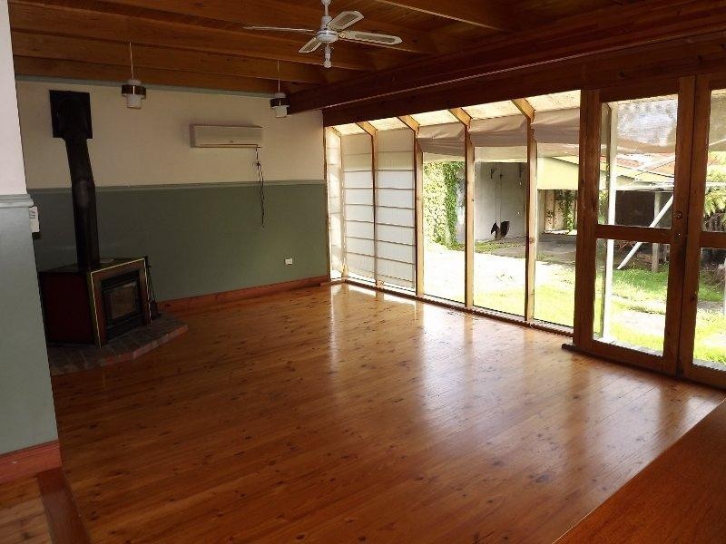 18 Gladstone St, Moe VIC 3825