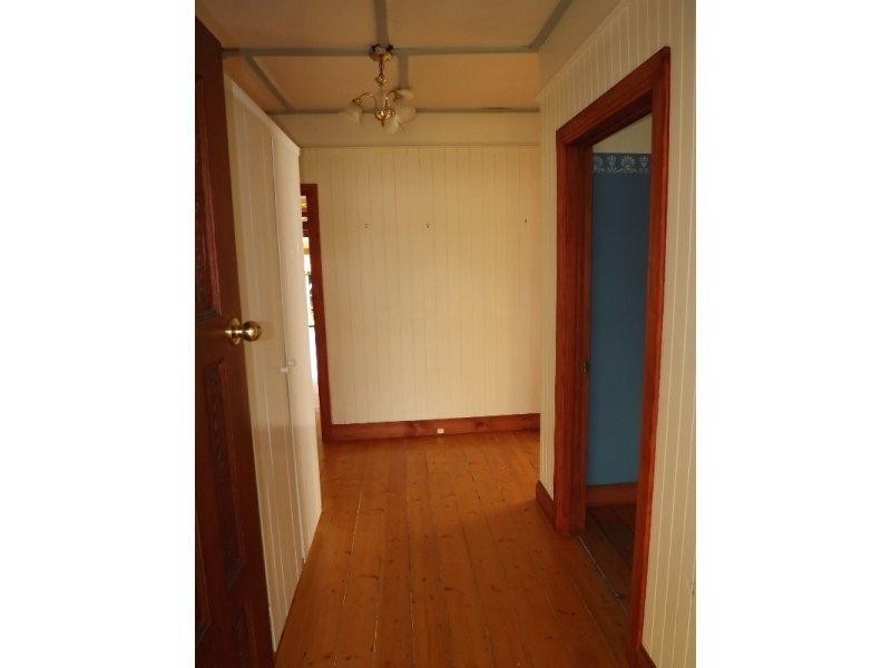 18 Gladstone St, Moe VIC 3825