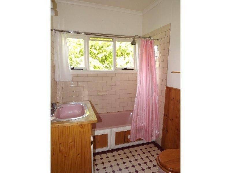 18 Gladstone St, Moe VIC 3825