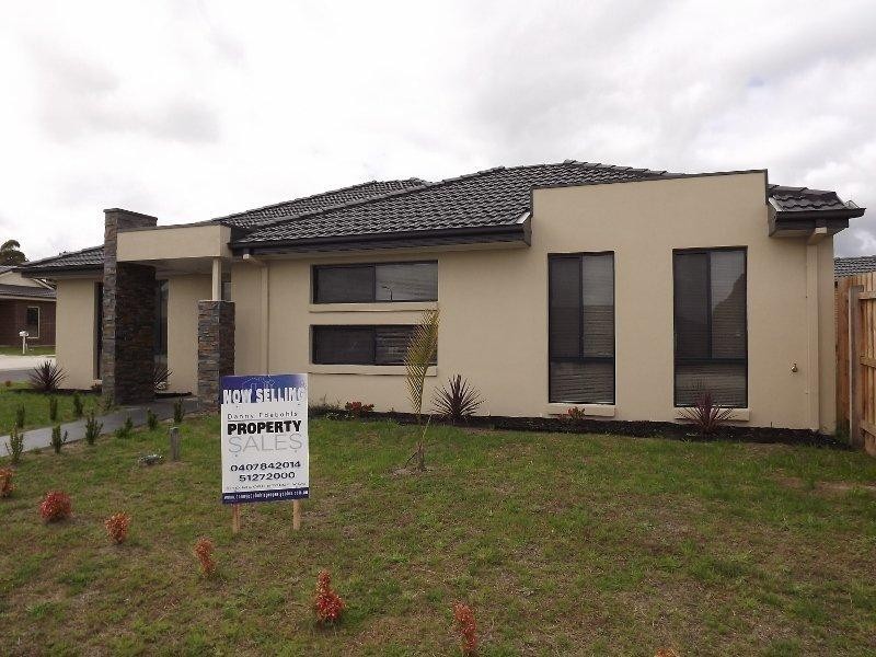 1/16 Sweetwater Place, Moe VIC 3825