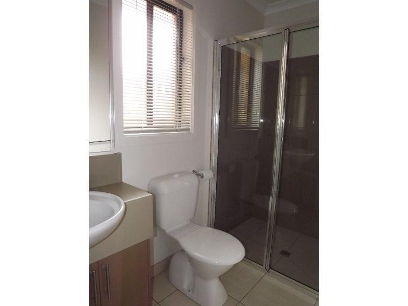 1/16 Sweetwater Place, Moe VIC 3825