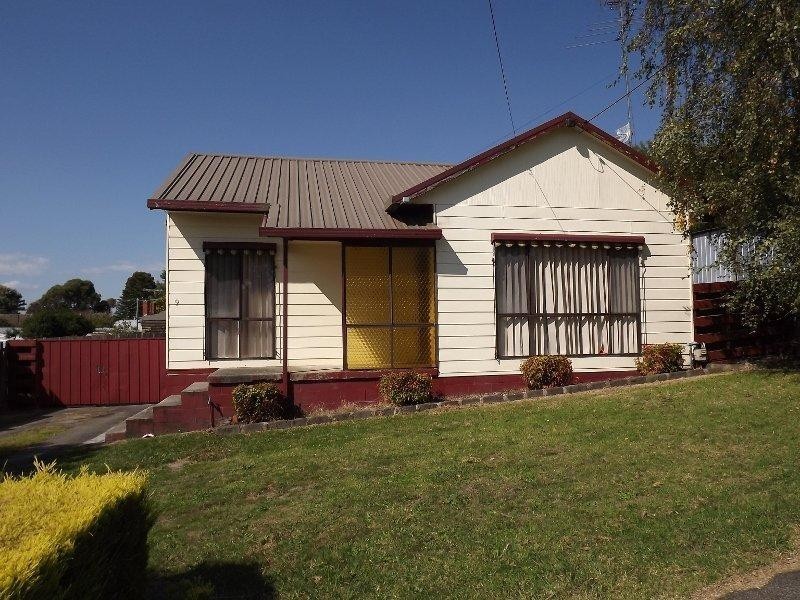 9 Staff Street, Moe VIC 3825
