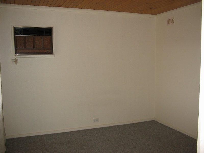 9 Staff Street, Moe VIC 3825