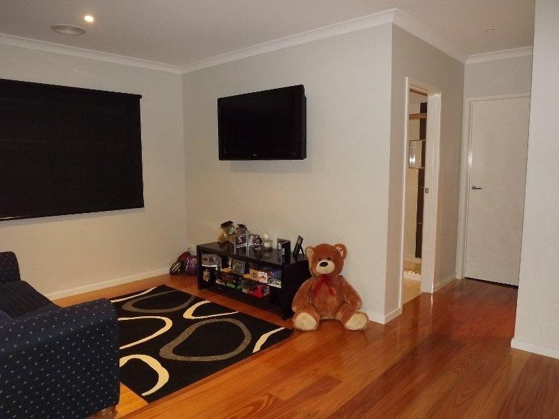 5 Robin Close, Newborough VIC 3825