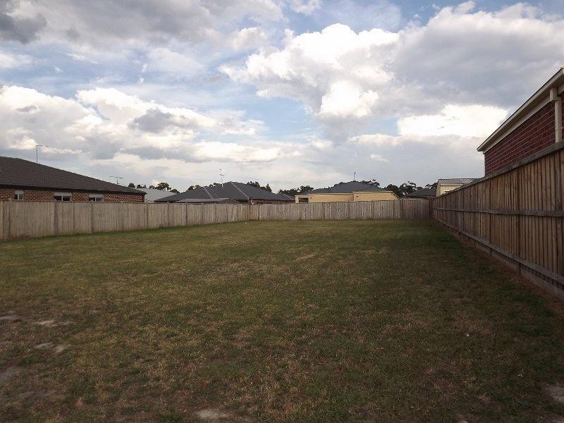 13 Montane Boulevard, Newborough VIC 3825