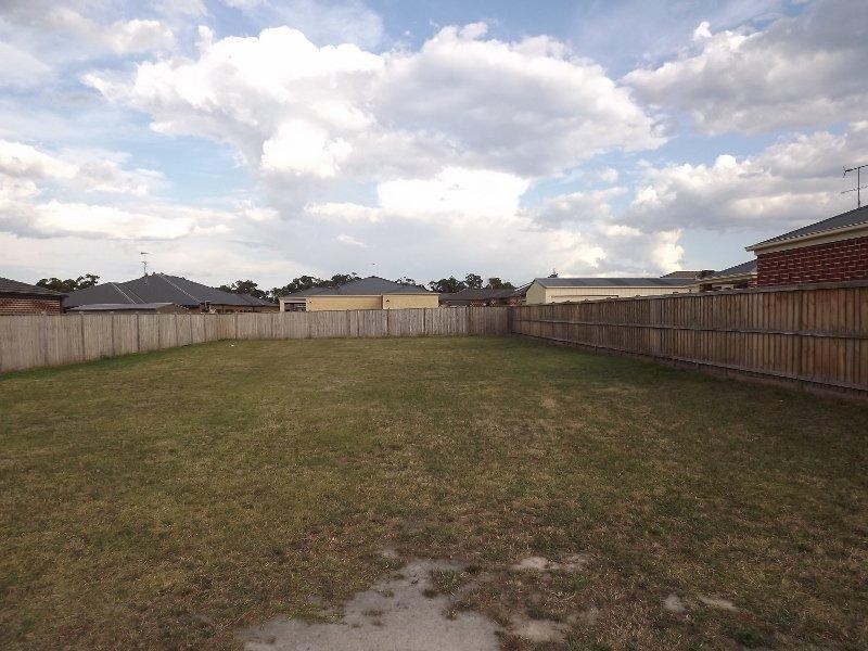 13 Montane Boulevard, Newborough VIC 3825