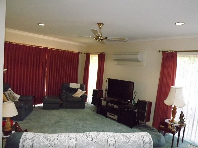 13 Wirrana Drive, Moe VIC 3825