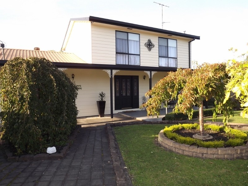 4 Koornalla Street, Newborough VIC 3825