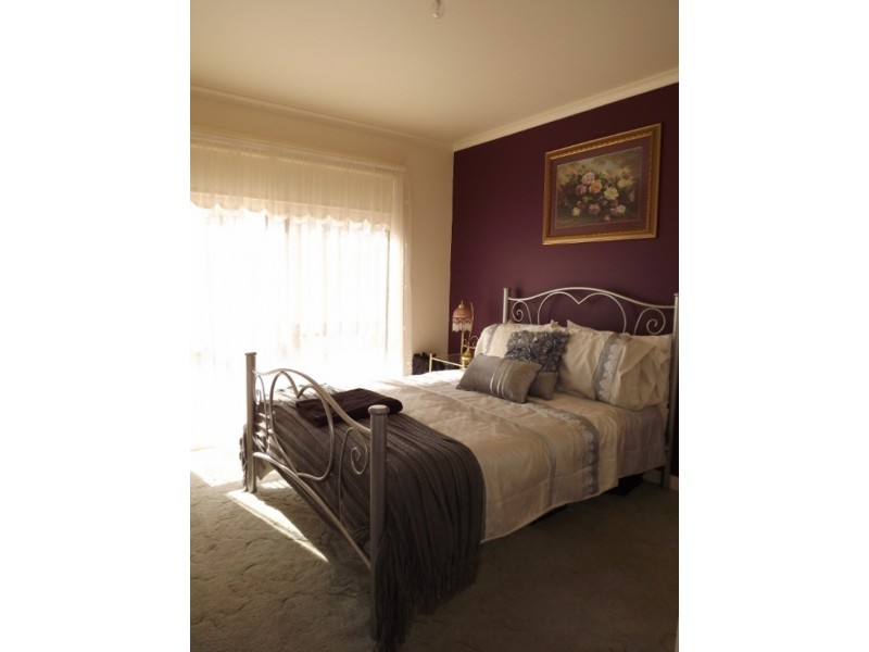 4 Koornalla Street, Newborough VIC 3825