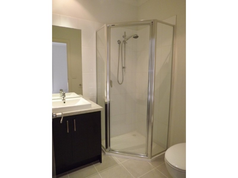 2/10 Sweetwater Place, Moe VIC 3825