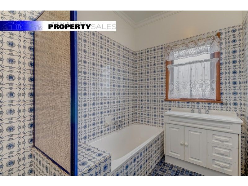 11 Tresswell Avenue, Newborough VIC 3825