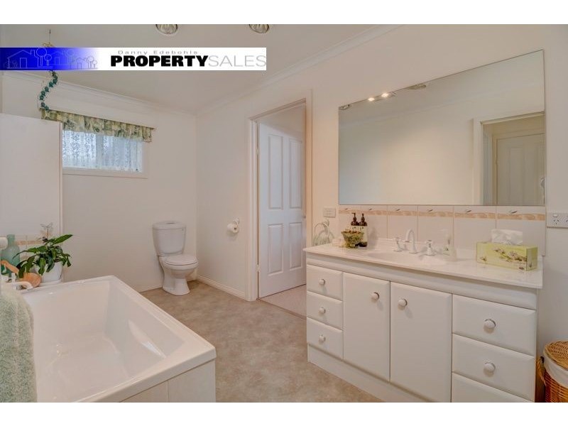 10 Varcoe Court, Newborough VIC 3825