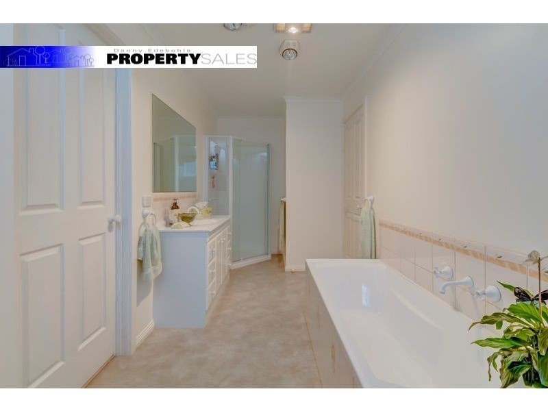 10 Varcoe Court, Newborough VIC 3825