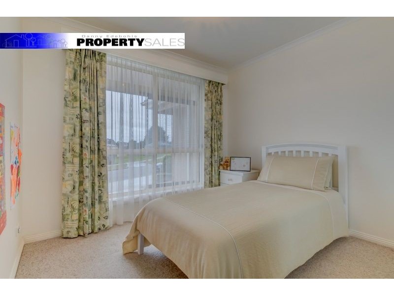 10 Varcoe Court, Newborough VIC 3825