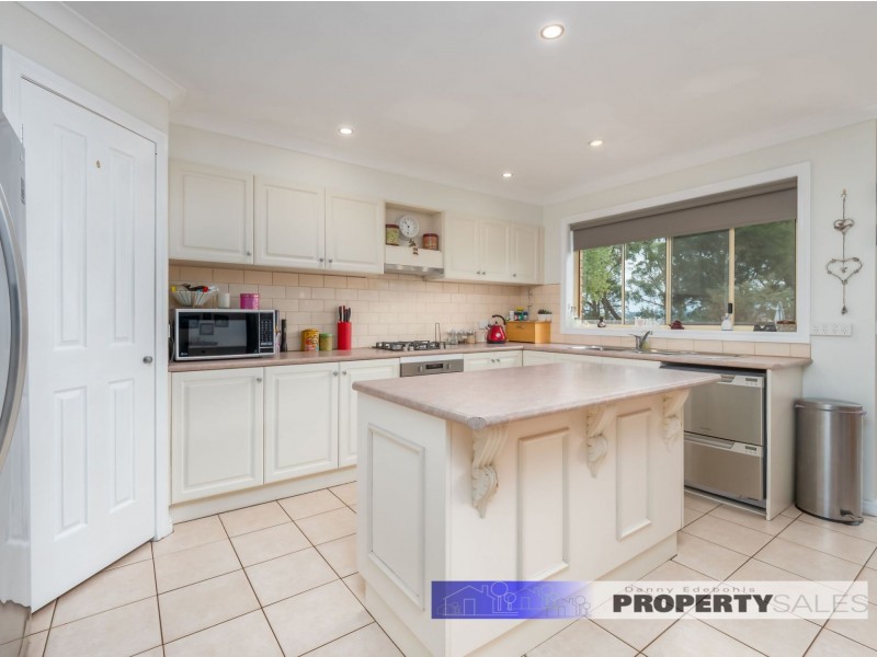 30 Haigh Street, Newborough VIC 3825