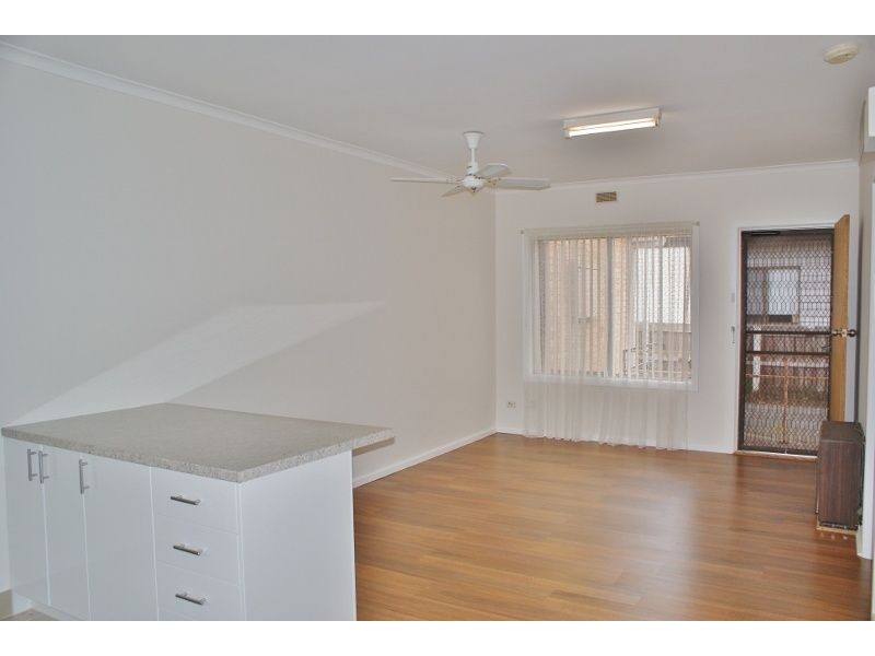 2/4 York Street, Moe VIC 3825