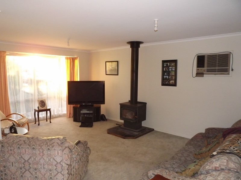 73 Coalville Road, Moe VIC 3825