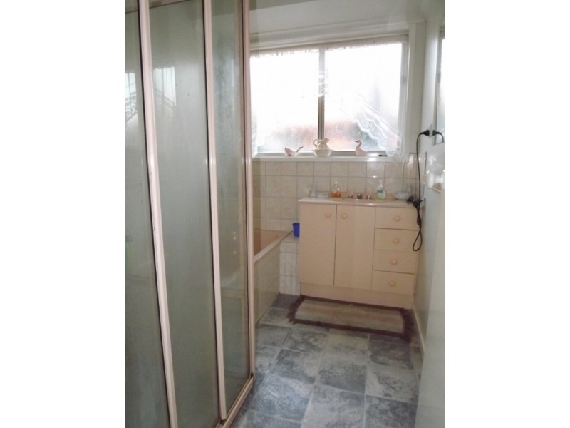 73 Coalville Road, Moe VIC 3825