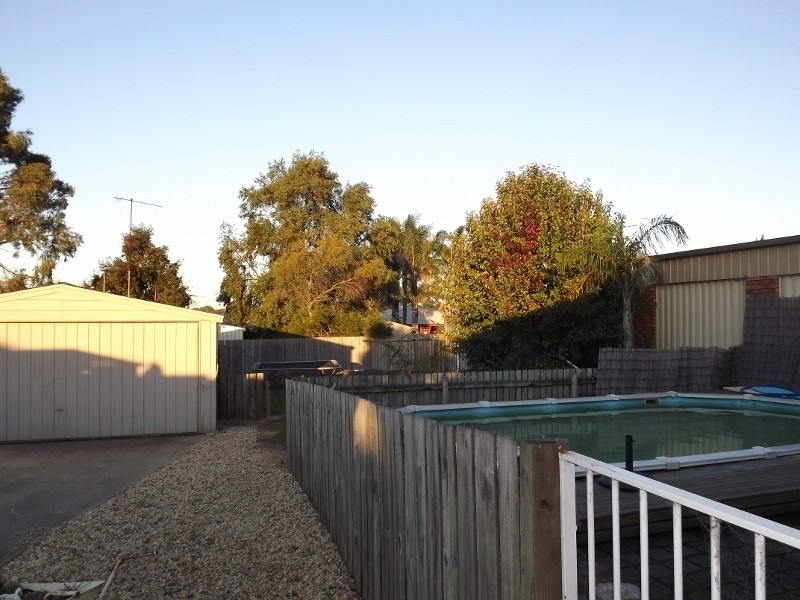 73 Coalville Road, Moe VIC 3825