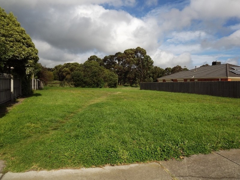 3 Fern Close, Newborough VIC 3825