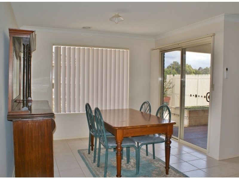 21 Dinwoodie Drive, Newborough VIC 3825