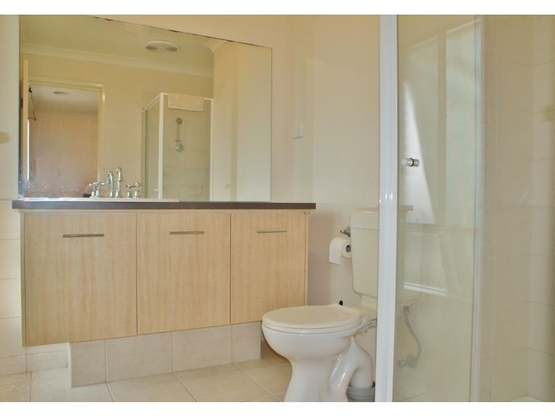 21 Dinwoodie Drive, Newborough VIC 3825