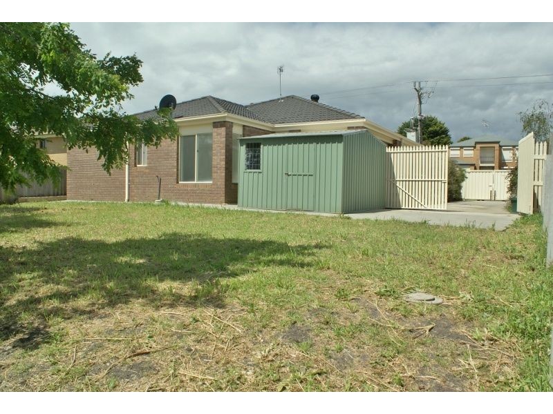 21 Dinwoodie Drive, Newborough VIC 3825