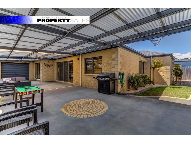 4 Shelton Street, Newborough VIC 3825