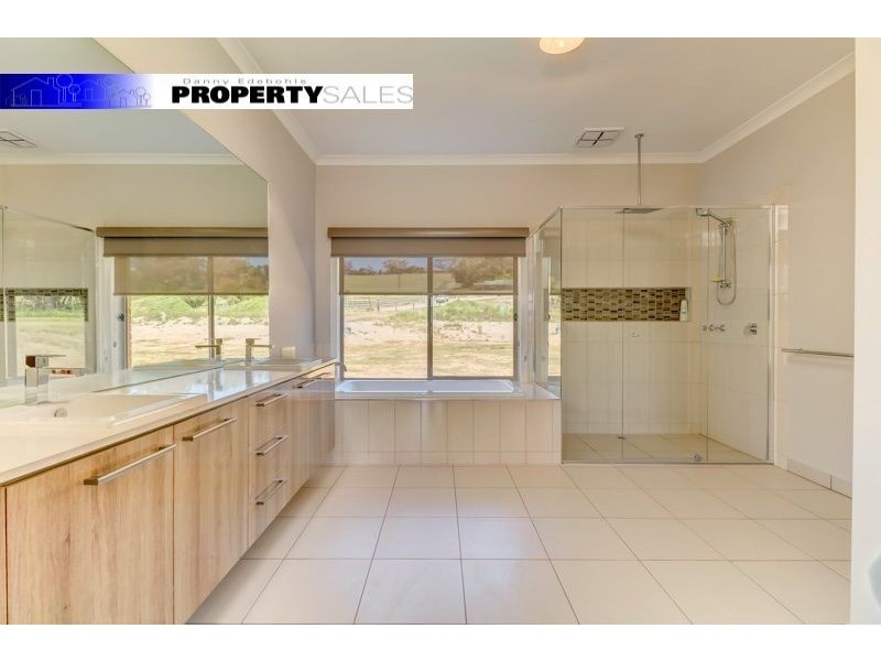 305 (Lot 1) Mountain Glen Drive, Trafalgar East VIC 3824